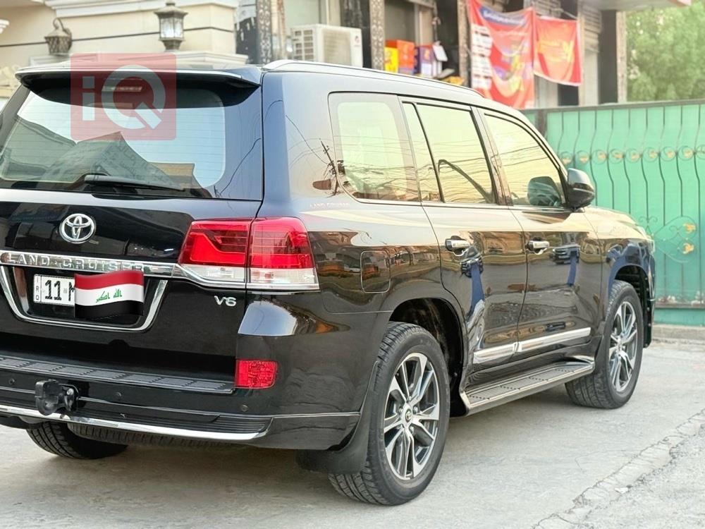 تويوتا لاندكروزر